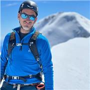 Laureato in Fisica impartisce lezioni di Matematica a studenti delle superiori
